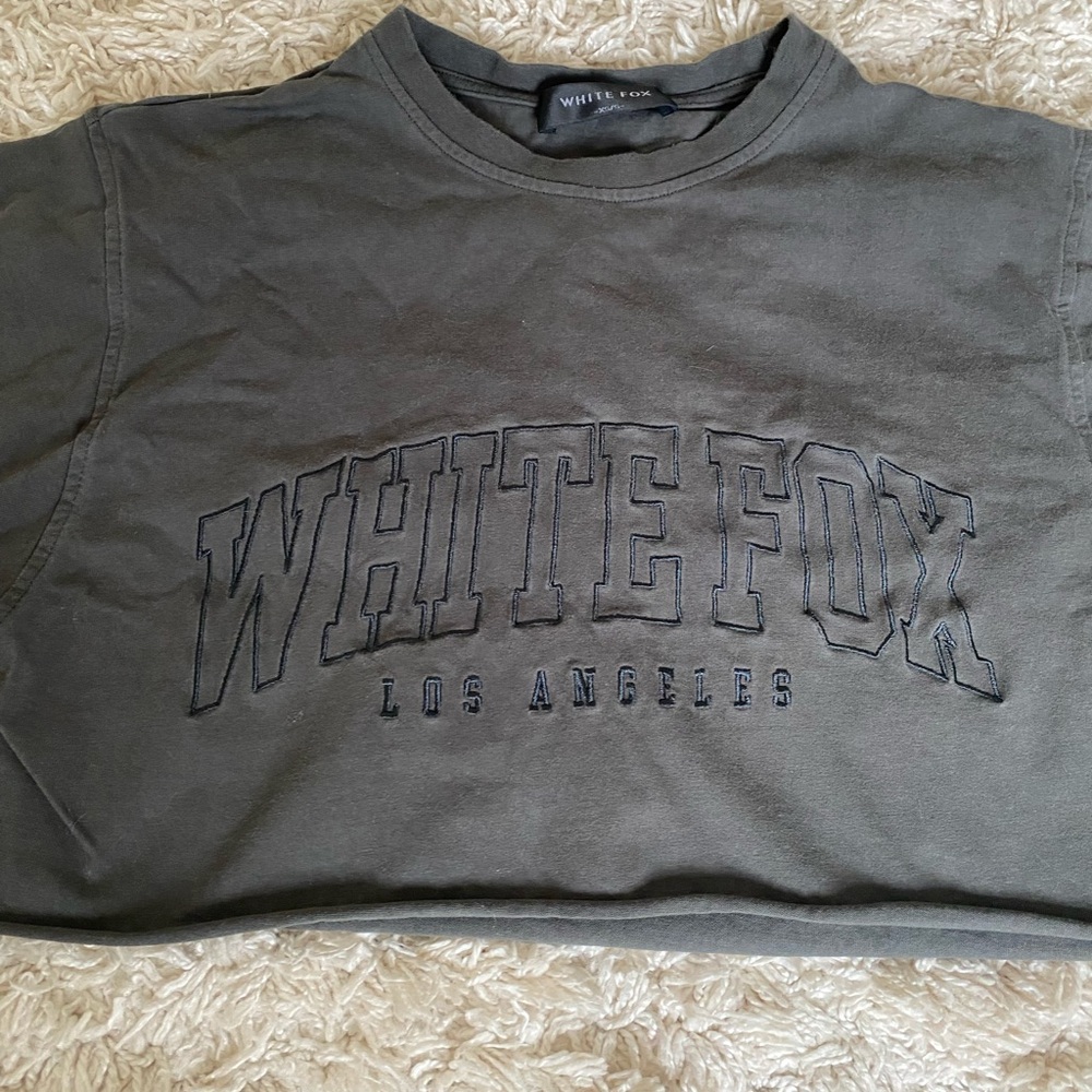 White Fox Gray Crop Top T-Shirt - Picture 2 of 5